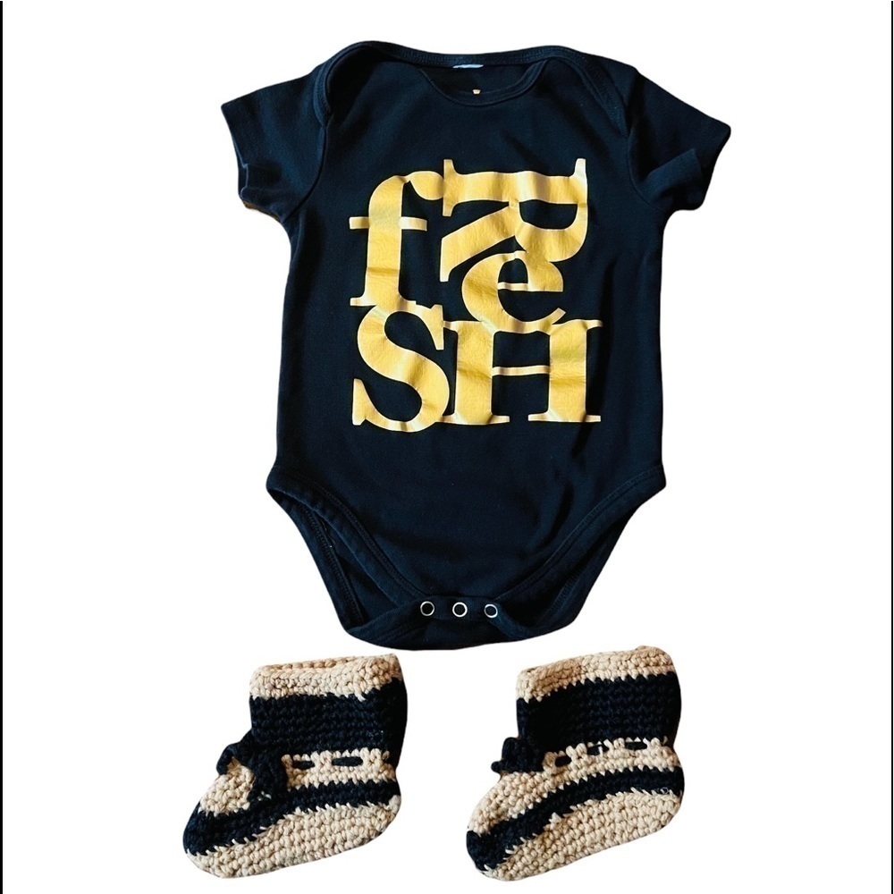 SHOP JEVY - BABY BOY BLACK & GOLD ONESIE WITH HAND-KNITTED BOOTIES
